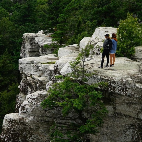 Meet your Poshers, Godinez Twins - Picture 7 of 7